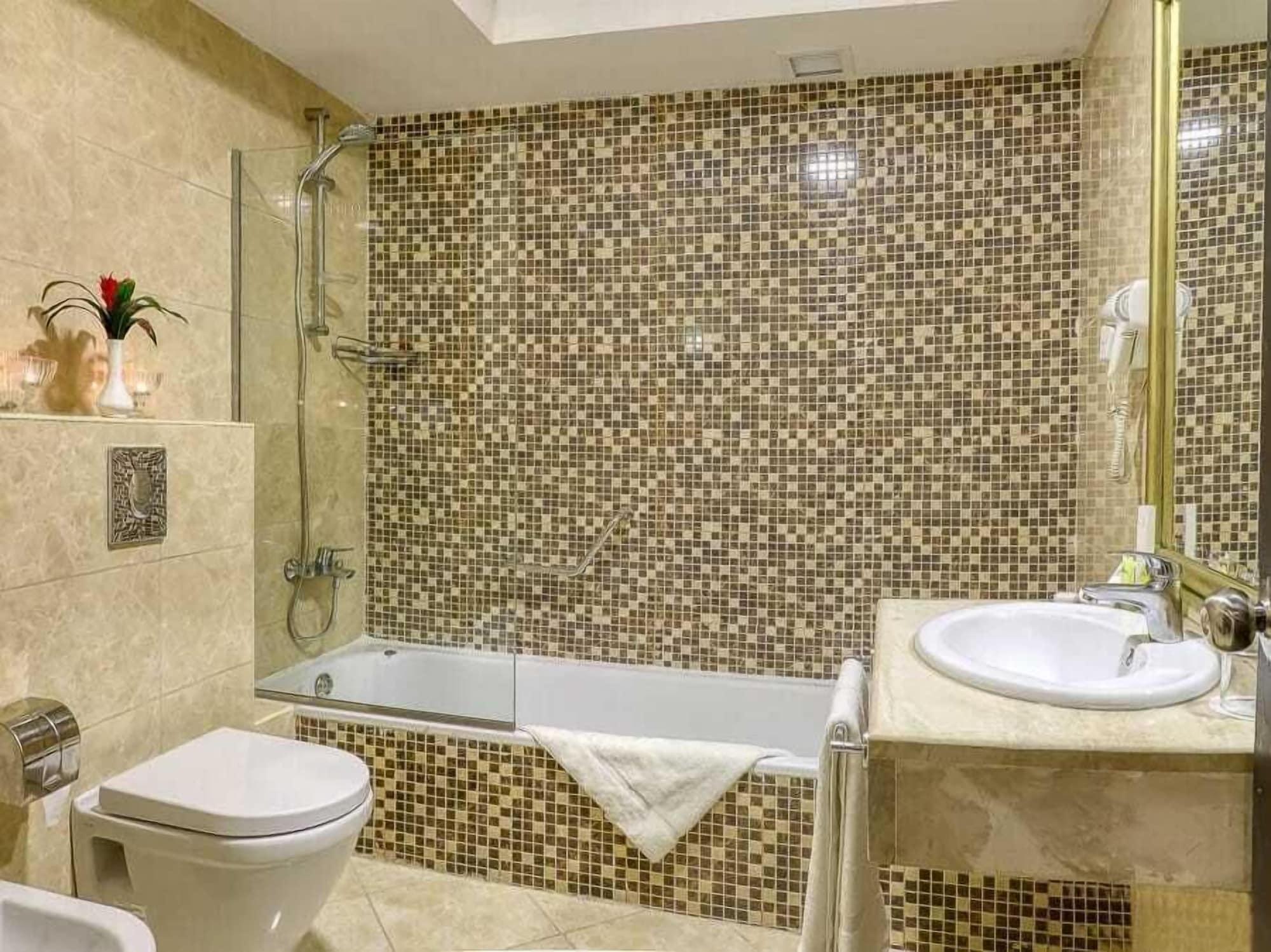 Carnival Hotel Амман Экстерьер фото