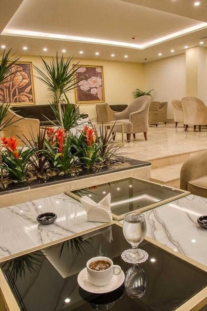 Carnival Hotel Амман Экстерьер фото